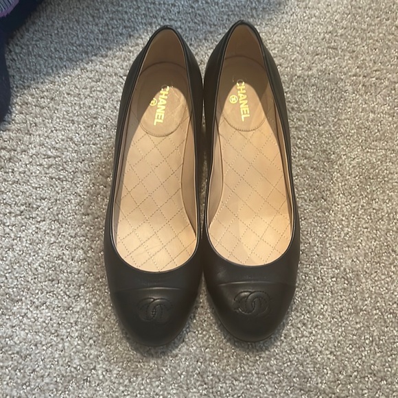 Chanel two tone shoes - Picture 1 of 6